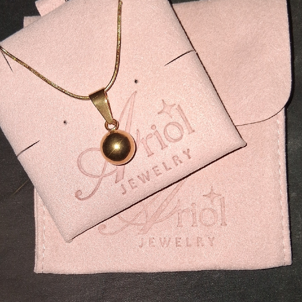 Gold Fashion Pendant Necklace